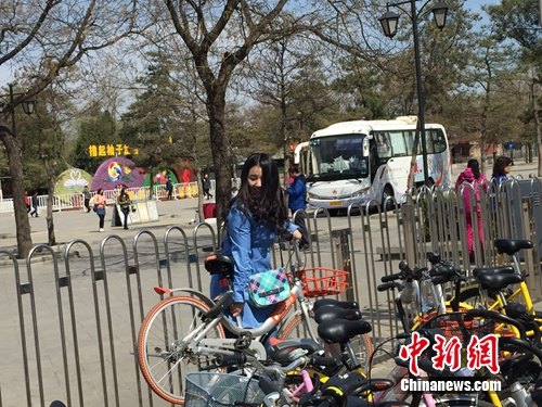 越来越多的用户开始使用共享单车。<a target='_blank' href='http://www.chinanews.com/' _fcksavedurl='http://www.chinanews.com/' ></table><p  align=