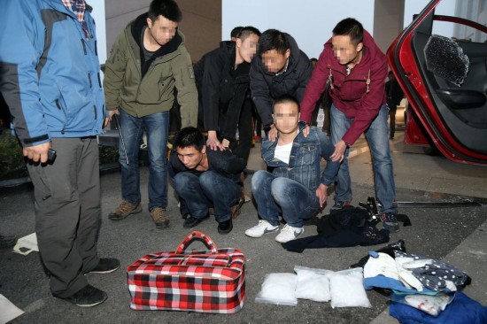 月13日,贵阳警官宣告成功破获公安部毒品目标案件,抓获涉毒嫌疑人47人