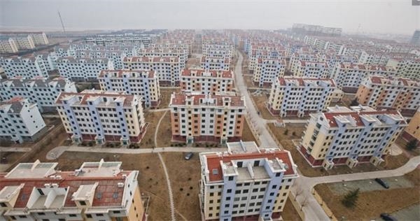 中国6城市海景房没人住变鬼城:50万买十几万卖