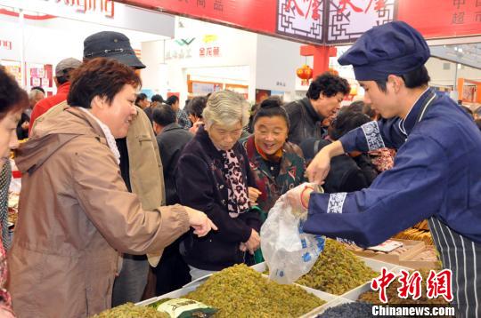 中国食品博览会步入第十年生意火爆展商现场招人