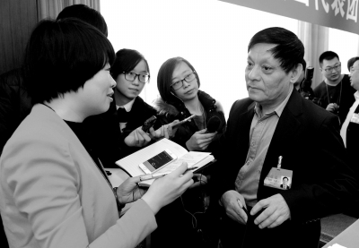 北京纪委书记：现在塌方式腐败、家族式腐败较多