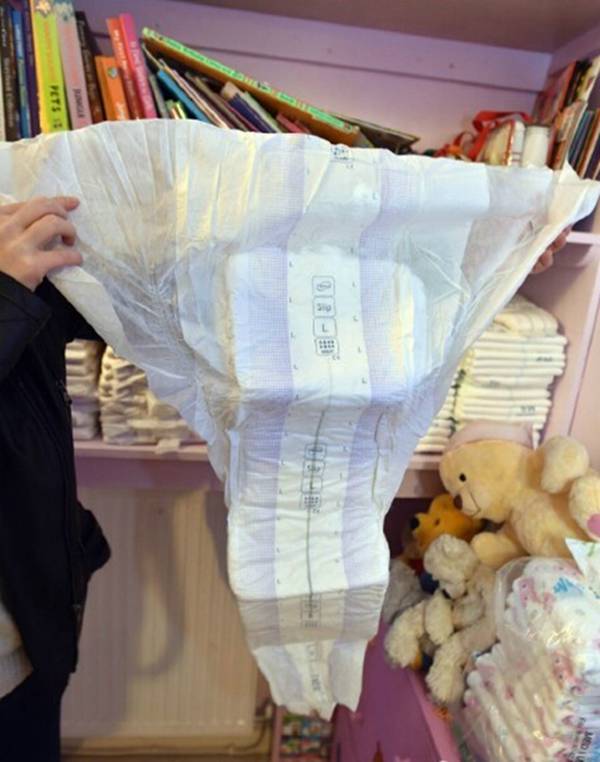 英国开"成人幼儿园" 可以穿纸尿裤穿婴儿服吃母乳