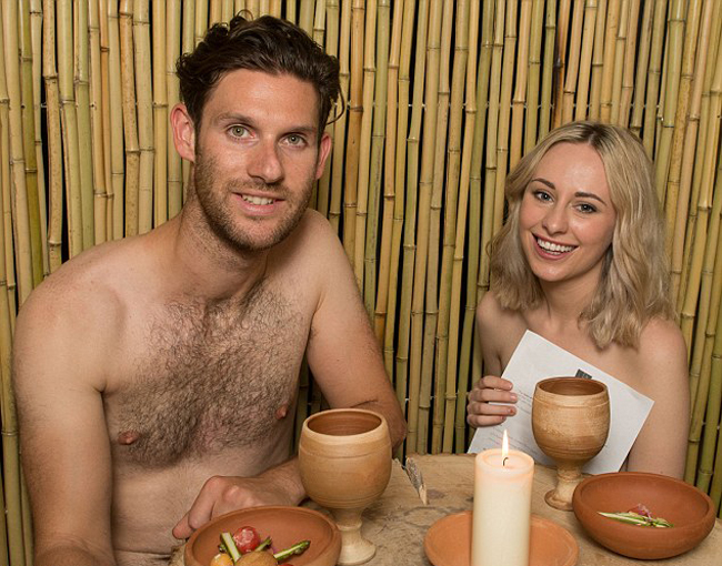 伦敦首家裸体餐厅开业 4万多人预约
