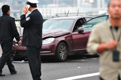 3月1日，深圳宝安机场高架桥上，一名女司机驾车撞人群造成9死23伤。