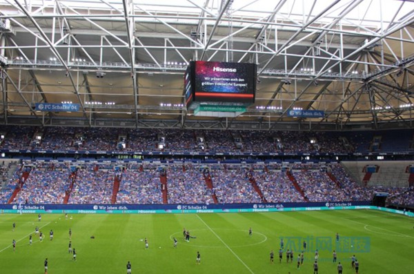 “海信造”欧洲最大球场电视图2