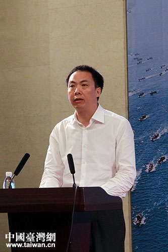 象山县副县长叶富兴对建设“海峡两岸渔业合作示范区”的构想进行了具体介绍.