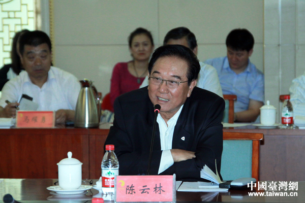 海协会顾问陈云林出席座谈会并致辞。