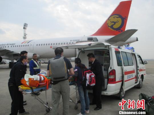 上海边检部门开辟“绿色通道”地空接力救助受伤台胞