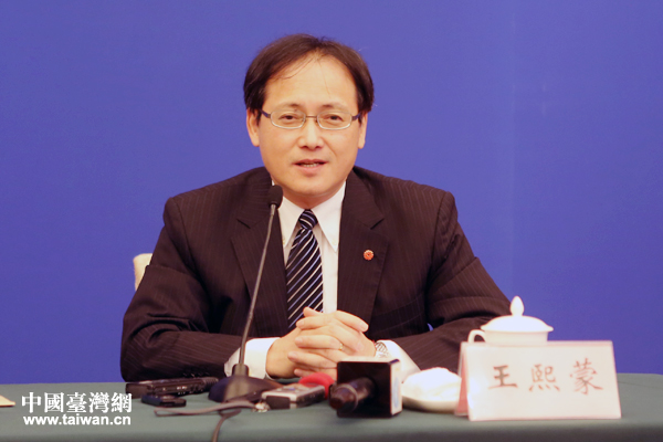 台湾贸易中心副秘书长王熙蒙介绍台博会相关情况。（中国台湾网 何建峰 摄）
