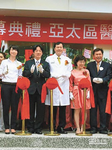 名医回母校演讲被学生骂炫富“烂货”气得要打官司