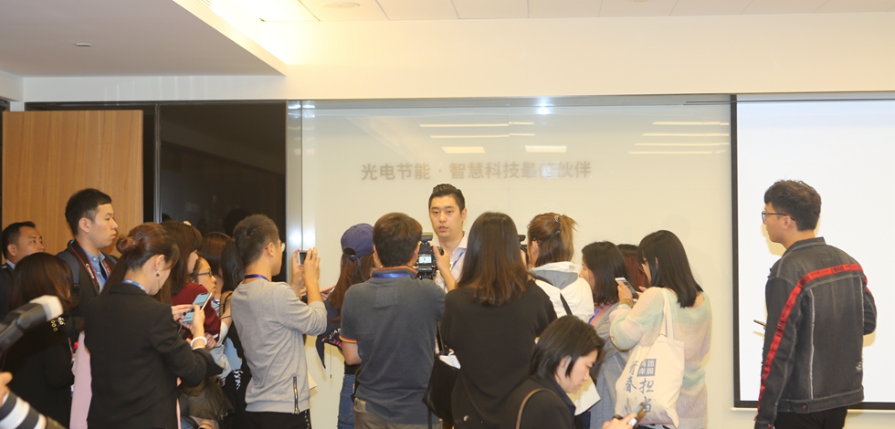 【组图】两岸新媒体大陆行记者团赴光宝科技（上海）有限公司参访