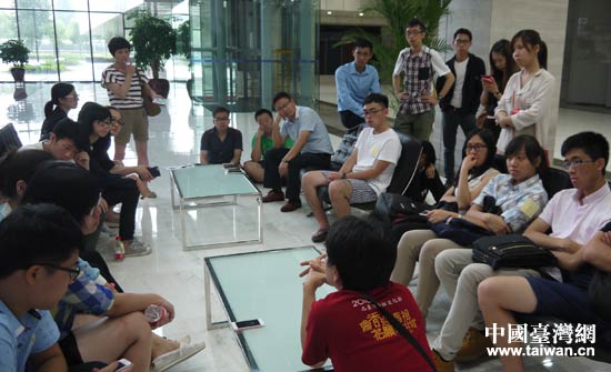 GBOX孵化器联合创始人李丰与两岸大学生进行交流分享.jpg