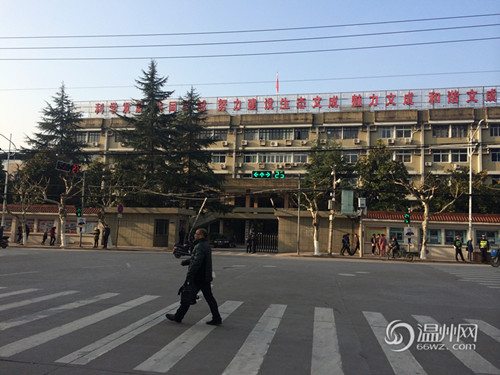政府大楼因寒碜走红 网友直呼很温暖