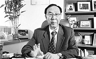 香港律师简松年:"占中"耽误青年 祸害有三