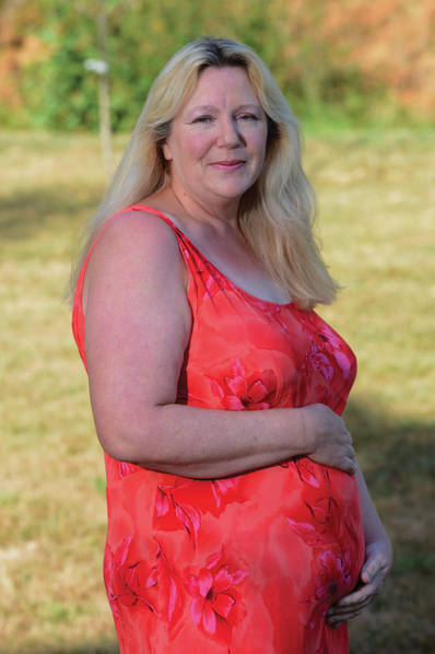 好生意英国50岁大妈代孕上瘾生十几个娃赚83万