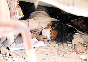 女孩汶川地震折返救人失去小腿 今成高级速录师