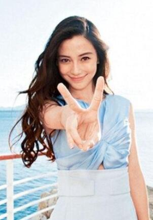 最爱剪刀手自拍的明星赵丽颖郑爽唐嫣好清纯